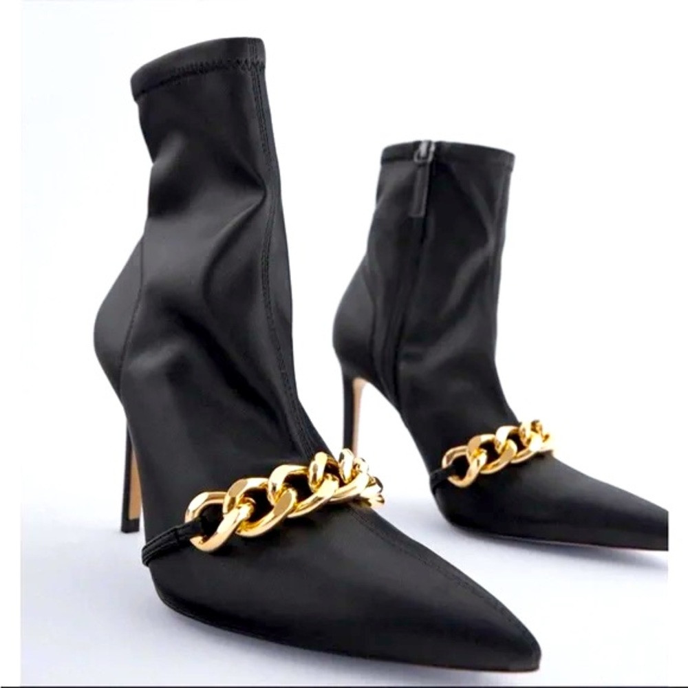 🆕 New Chain Sock Booties